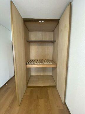 クローゼット写真(※写真は隣のお部屋のものです)