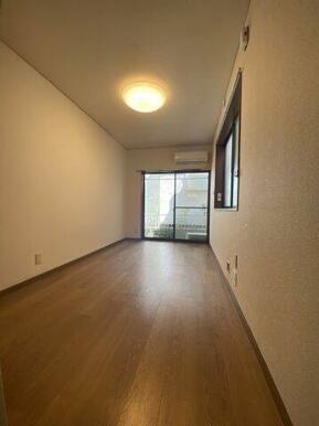 洋室写真3(※写真は隣のお部屋のものです)