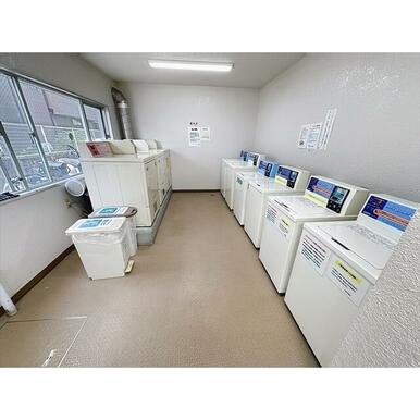 洗濯はランドリー室でできます