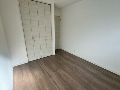 お持ちの家具の配置を考えると洋室のお部屋が暮らしやすいという方に（2号棟）