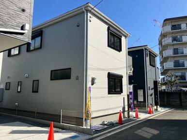 日を重ねるごとにこの佇まいに愛着が湧いてきそう（2号棟）