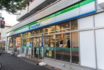 ファミリーマート小滝橋通り店