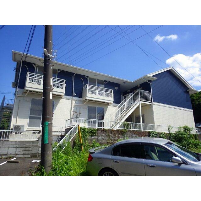 さわやかな外観のアパートです。