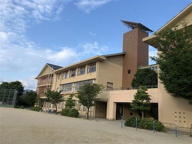 彦根市立旭森小学校