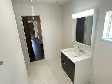 ２号棟　ランドリースペース付き洗面脱衣室