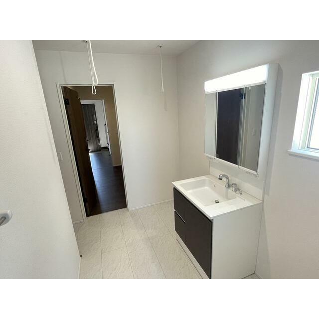 ２号棟　ランドリースペース付き洗面脱衣室