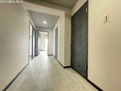 玄関からの通路も広々です！