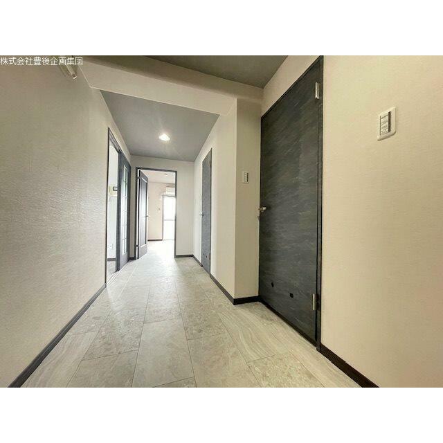 玄関からの通路も広々です！