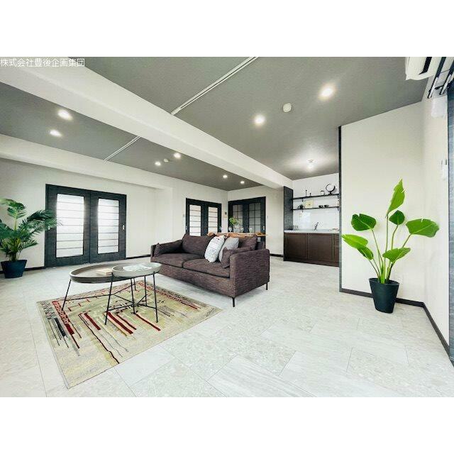 広々リビングです！ソファー、ダイニングテーブル等のレイアウト自在です！