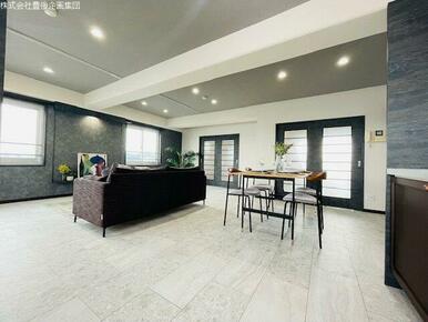 広々リビングです！ソファー、ダイニングテーブル等のレイアウト自在です！