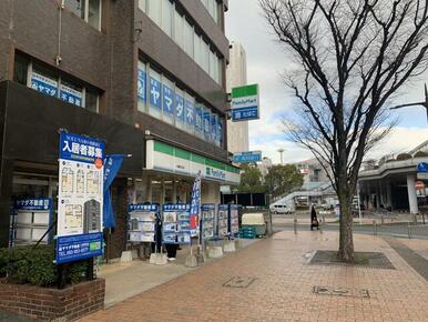 ファミリーマート小倉駅新幹線口店