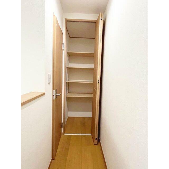 廊下下収納