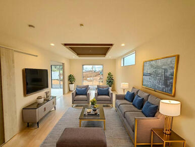 【(1)号棟 リビングダイニング】