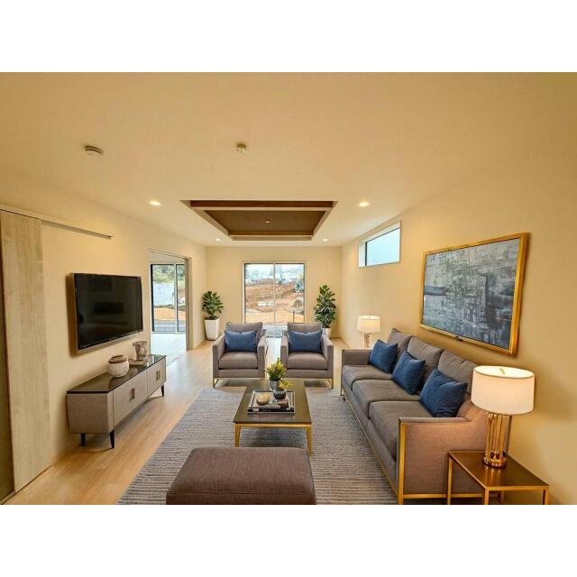 【(1)号棟 リビングダイニング】