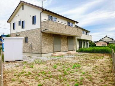 【庭】広々としたお庭柄ございます。いろんな用途にお使いいただけます。