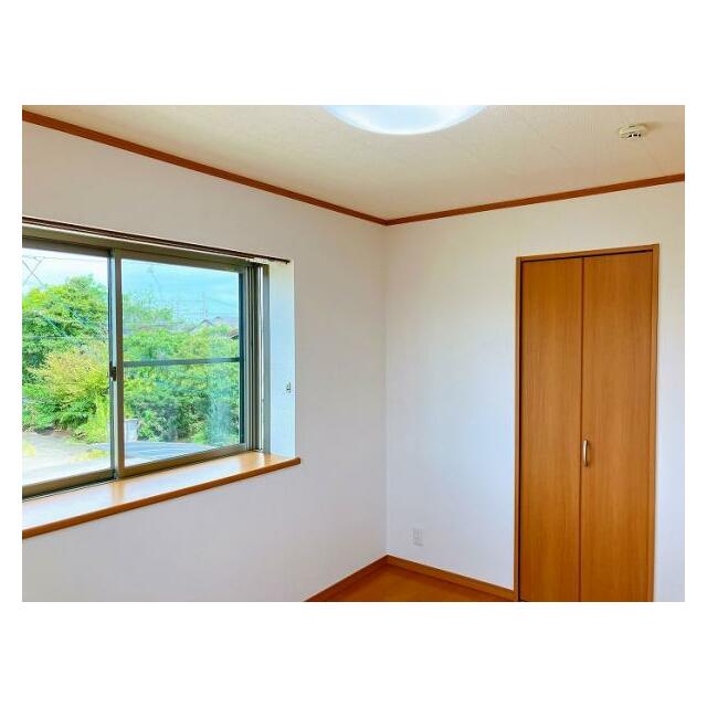 【２F 北東洋室】各室収納付きです