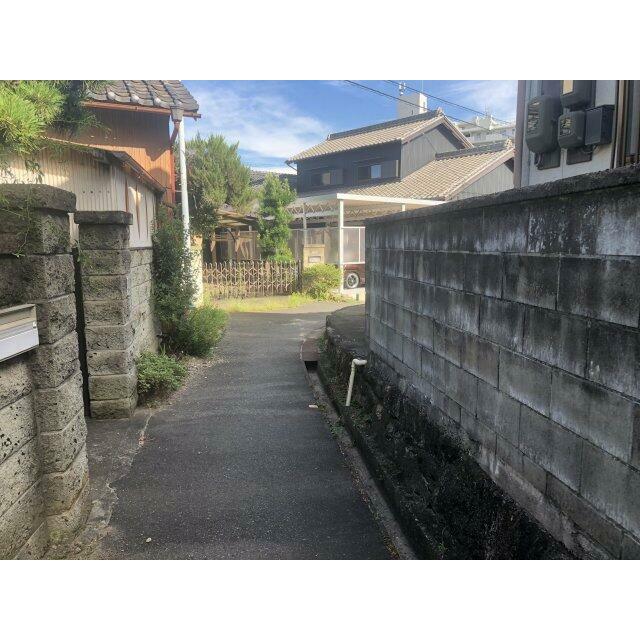 建物②の北面道路から撮影