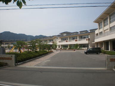 基山町立基山小学校