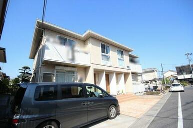 軽量鉄骨造２階建て「シャーメゾン」