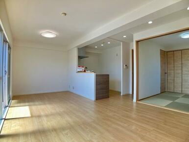 LDK　全室クロス張り替えで明るい雰囲気に仕上がりました