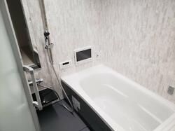浴室テレビのあるバス