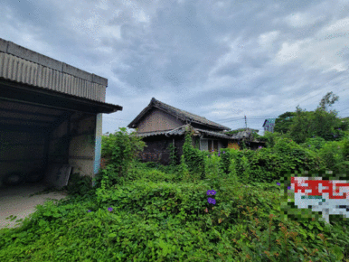 東側の家屋