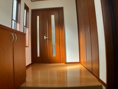 「エントランス」