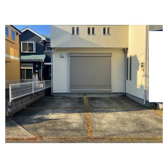 「駐車場」並列で2台停めることができます