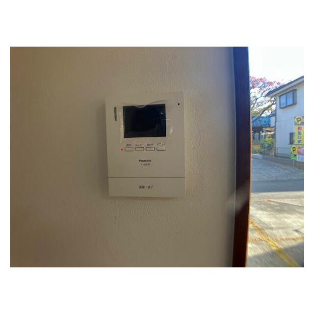 「LDK約18帖」安心感のあるカラー付きモニターフォンです。