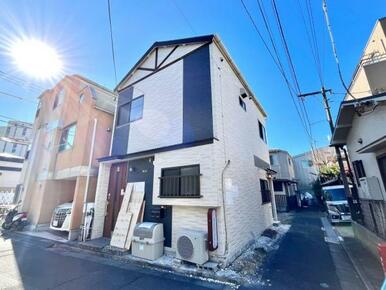 《イオンスタイル赤羽まで徒歩8分！閑静な住宅地ながらお買物や教育施設に困らない利便性の良い立地です。