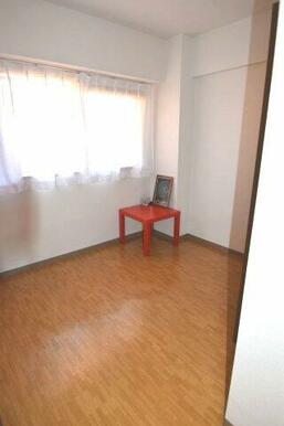 北側の洋室 前回募集時の写真です