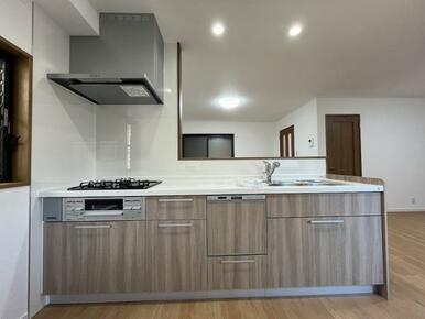 キッチン新品交換しております。