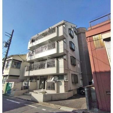 駅から約10分、落ち着いた場所です