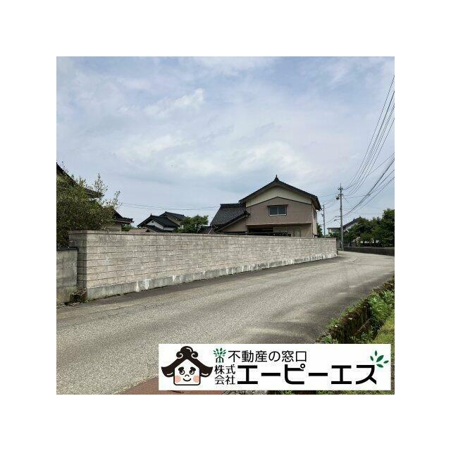 広々156坪の宅地です