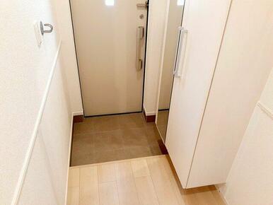 毎日通る玄関はこちらです