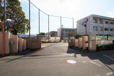 春日西中学校