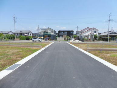 東側道路