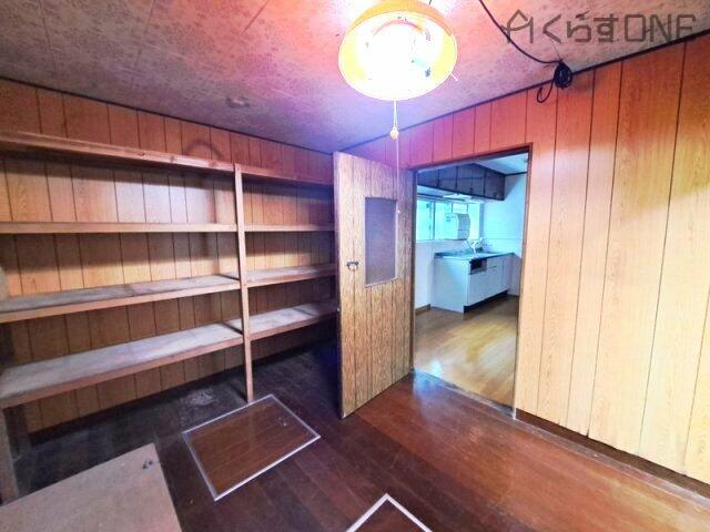 実家整理　古い鉄の自在 1 たつの市 揖保町中臣 (竜野駅) 2階建 9DK たつの市の売戸建住宅の物件