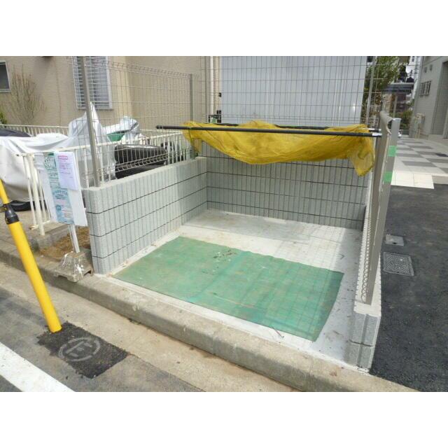 ★敷地内にコミ置き場あります★