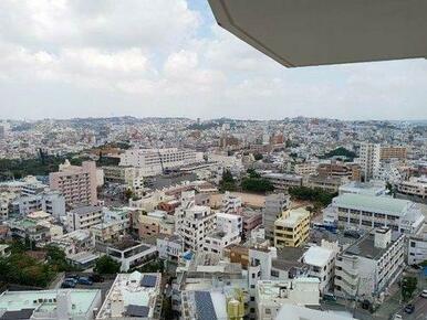 玄関側からの眺望