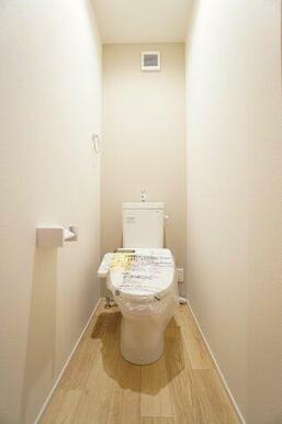 2階にもトイレ設置！朝の争奪戦も回避できます♪