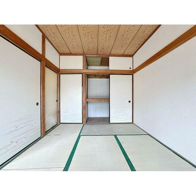※同建物ほかのお部屋の写真です。
