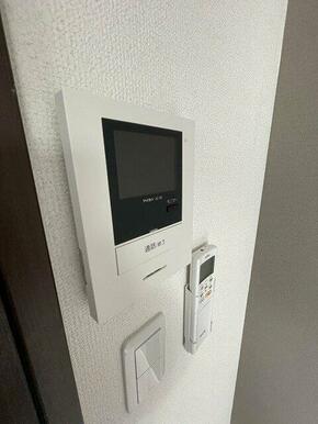 写真はすべて同タイプ・同カラー参考写真です。