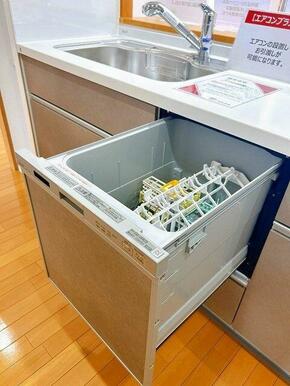 「キッチン」食洗機に家事を任せて、ゆとりのある生活を。