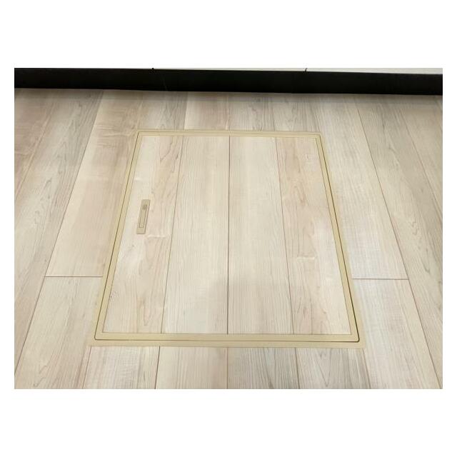 お漬物を漬けたり鍋などの季節物もしまっておける便利な床下収納！