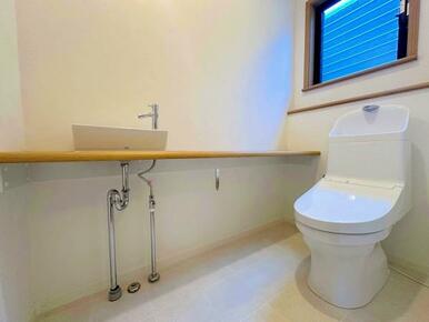 「トイレ」2階トイレ新品交換済みです。