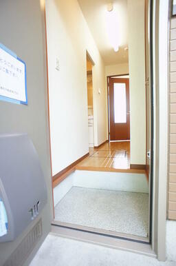 玄関から見たお部屋です☆
