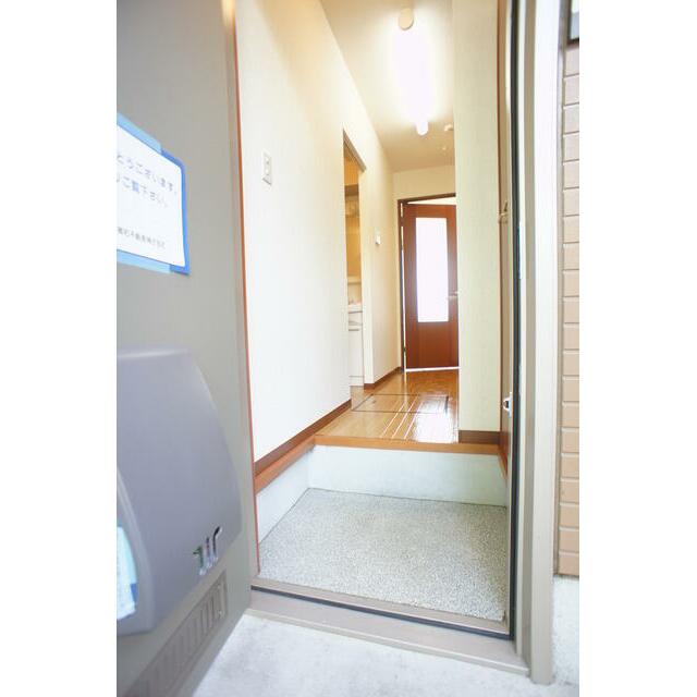 玄関から見たお部屋です☆