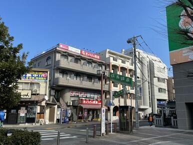 写真建物の左上角から２番目の部屋（１階ぎょうざの満州）