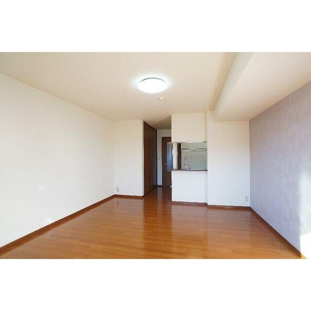 対面キッチンタイプのワンルームです。